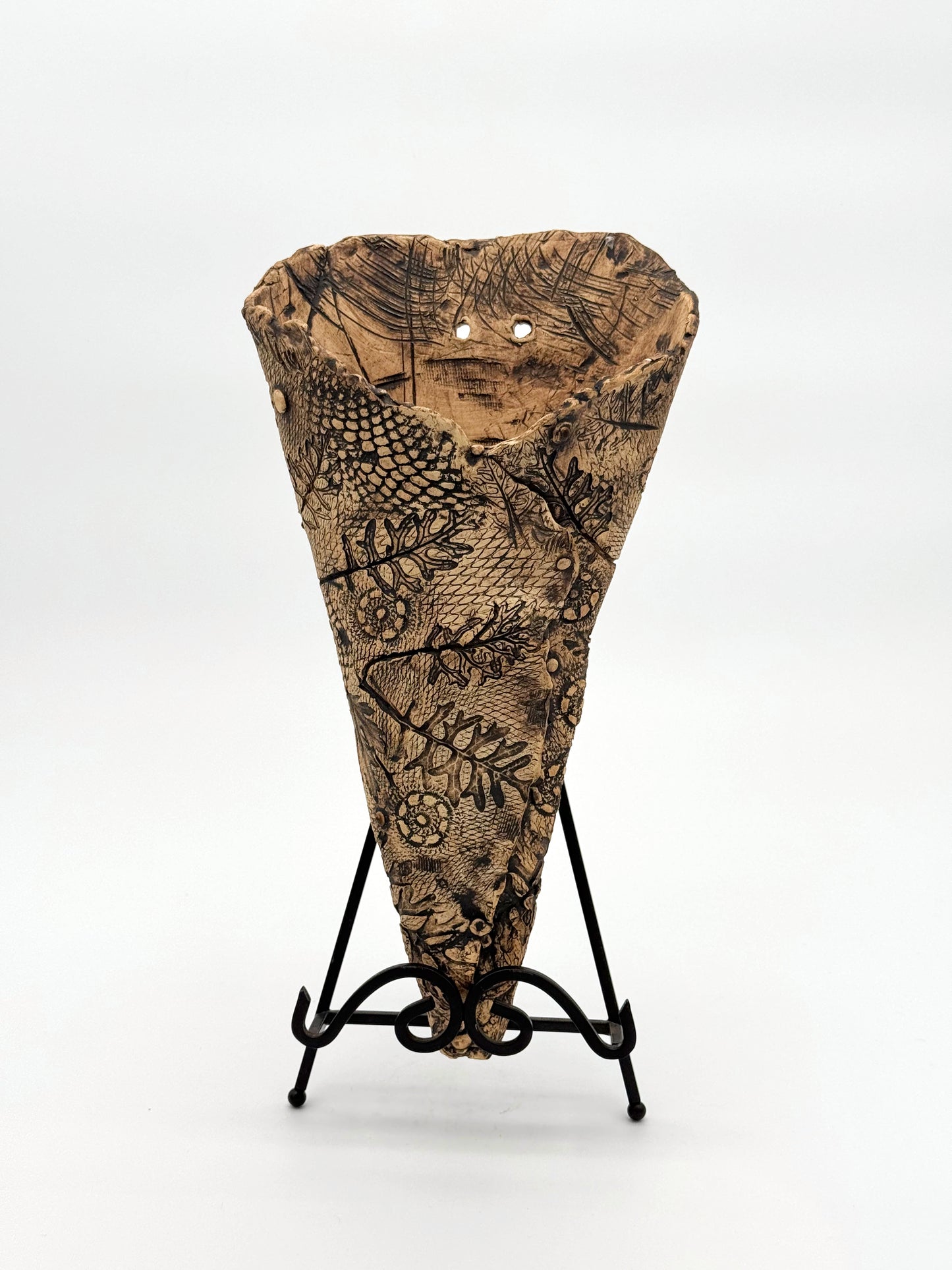 Wall Mounted Vase — Natural (16")