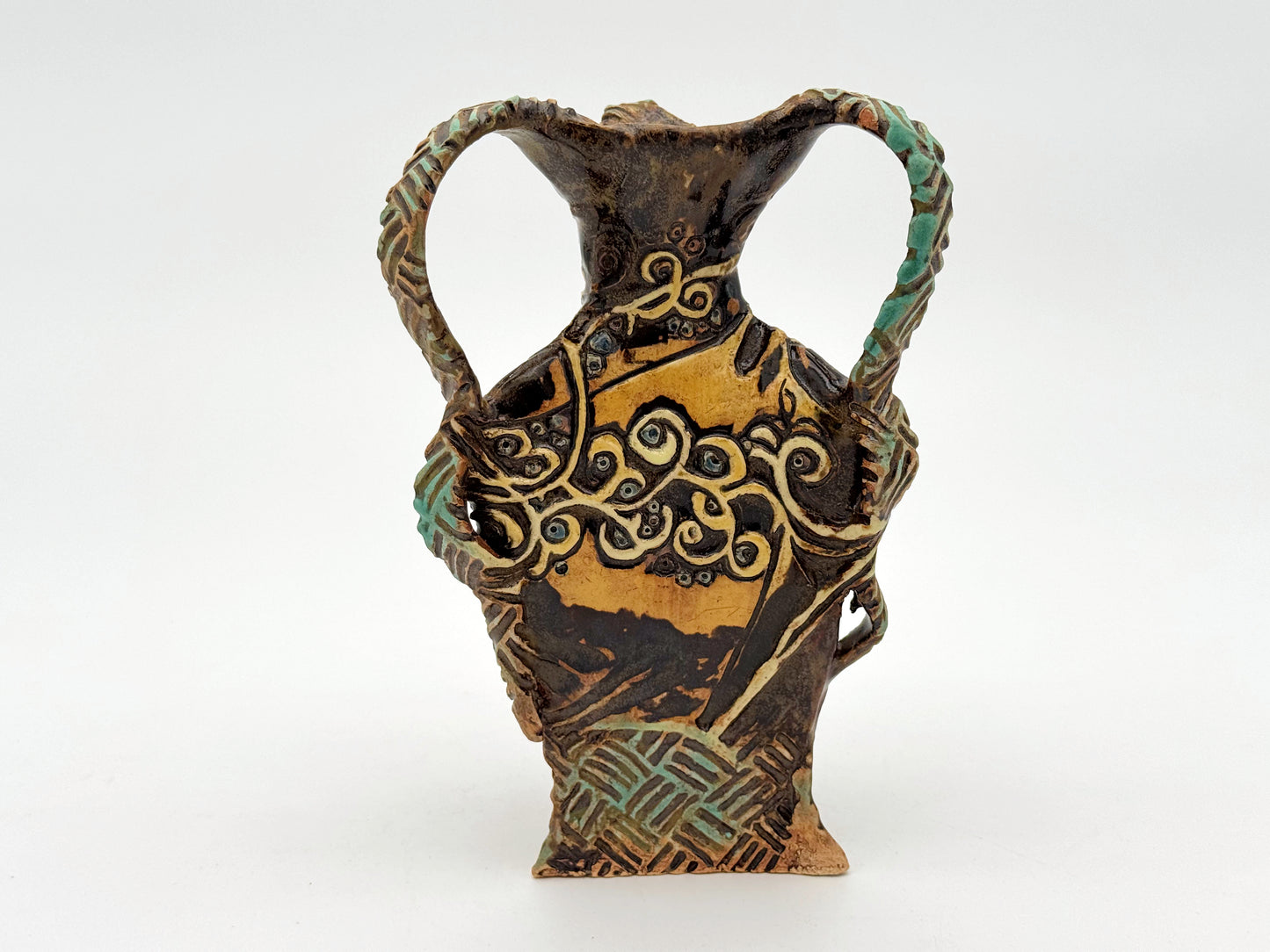 Triangle Vase — Leather (9")