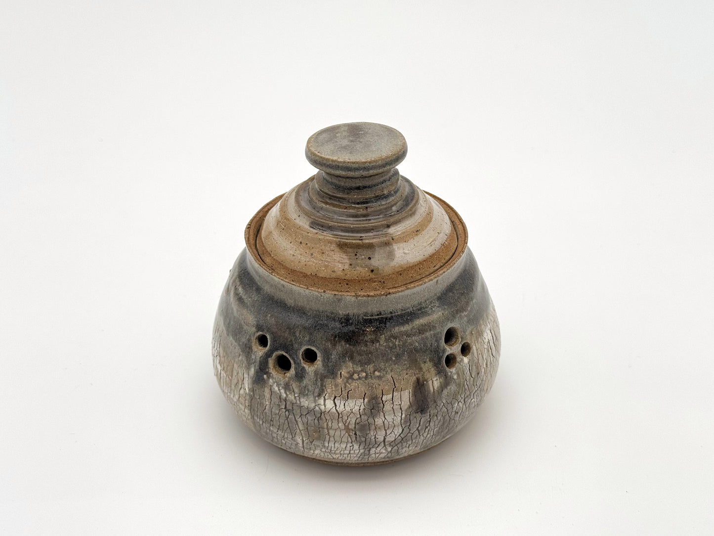 Garlic Keeper — Cobblestone & White