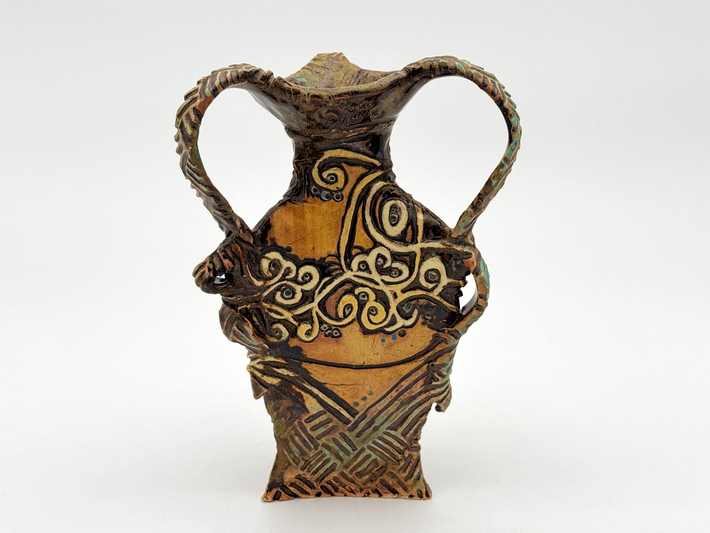 Triangle Vase — Leather (9")