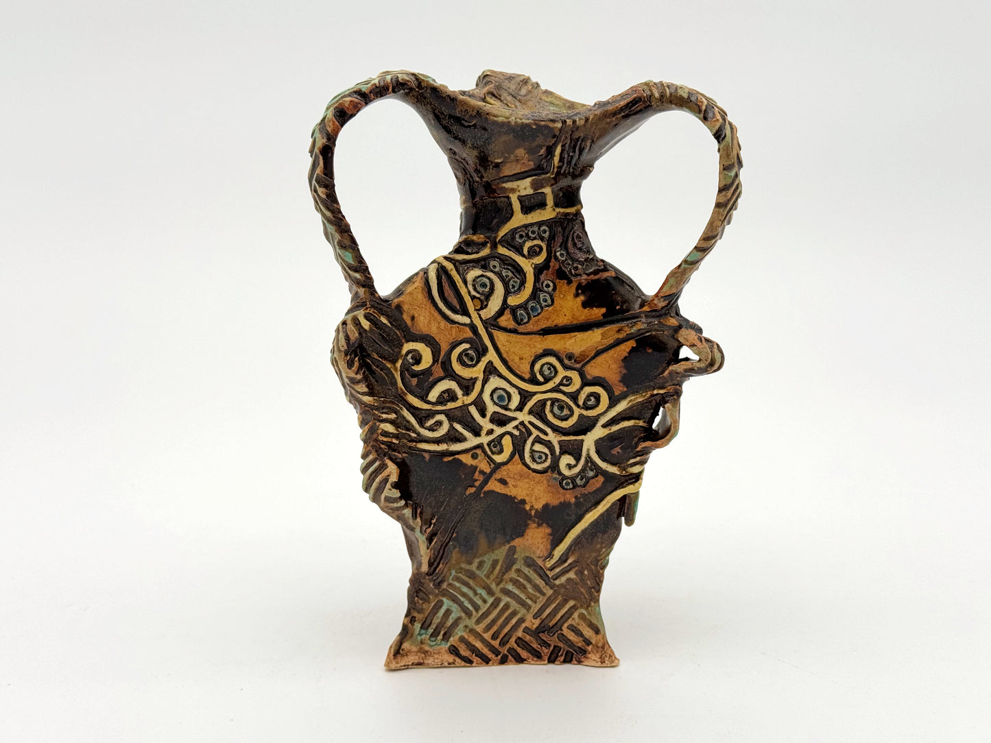 Triangle Vase — Leather (9")